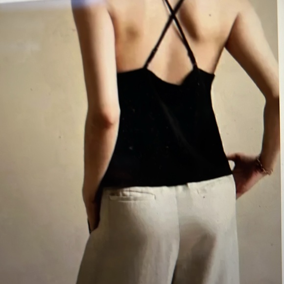 NWT Banana Republic Twist Front Black Crepe Camisole - Picture 2 of 9